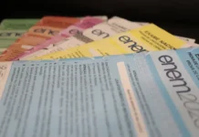Estudantes podem utilizar plataformas gratuitas para se preparar para o Enem 2026