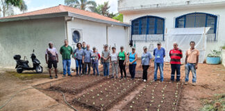 Área sem uso na Casa Bem Viver ganha horta comunitária em João Monlevade